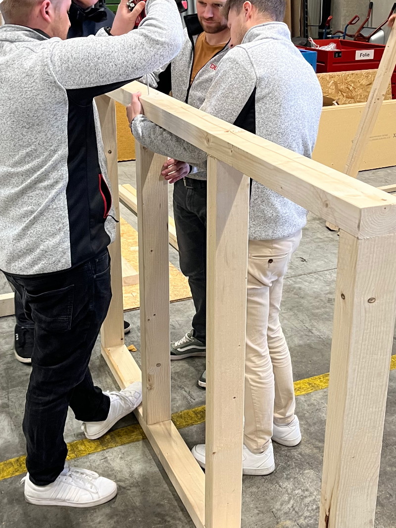 Praxiswoche Innendienst: Kompetenz entsteht durch Nähe zur Praxis