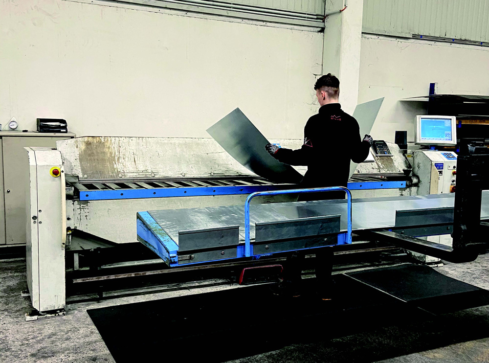 Start des Schneid- und Kantbetriebes in Weyhe